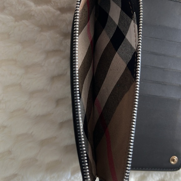 Burberry Lexi Leather Wallet-Authentic-Used - Picture 10 of 13